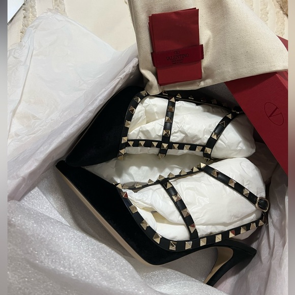 Valentino Rockstud Pumps 100mm black Suede NEW in box - Picture 2 of 2